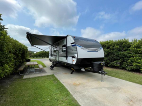 Delightful RV with all amenities including pool